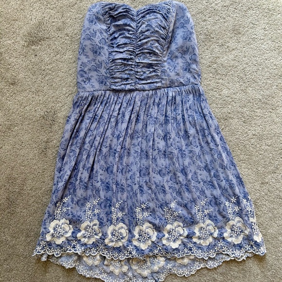 Charlotte Russe Dresses & Skirts - Floral Blue Strapless Dress with Lace Hem